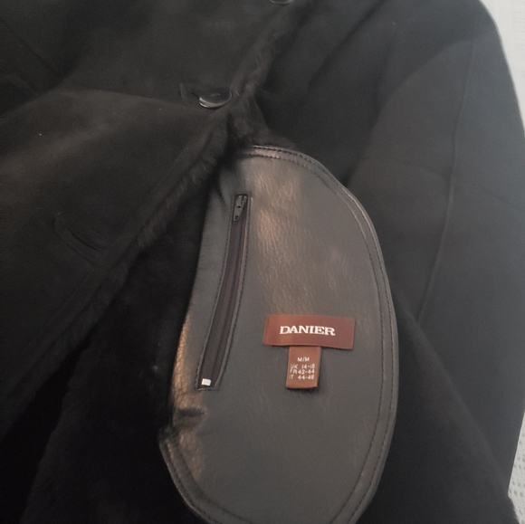Danier black ladies mid length suede coat - Med - Picture 2 of 3